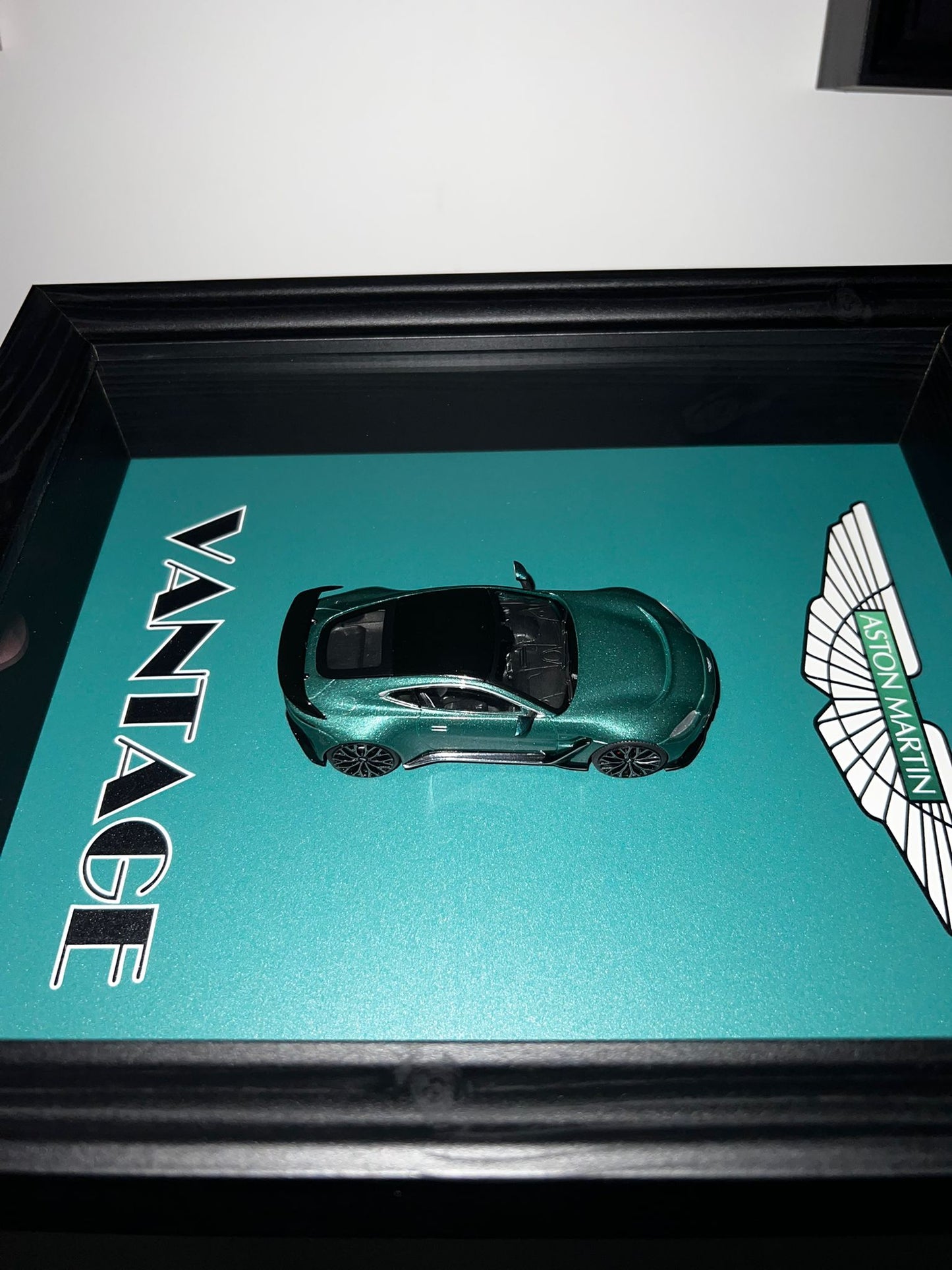 Aston martin VANTAGE V12